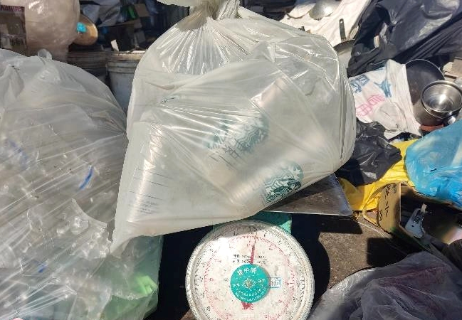 台湾澎湖县环保局与星巴克合作回收PLA杯
